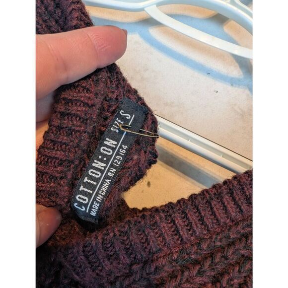 Cotton On cold shoulder sweater size small - Picture 4 of 4